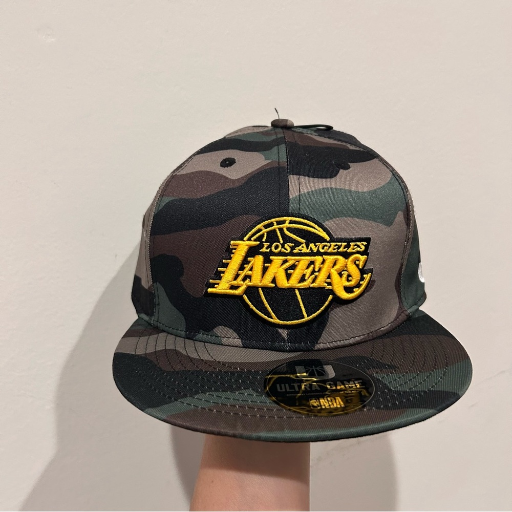 Lakers camo hat
